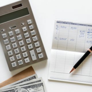 Ingresos y gastos